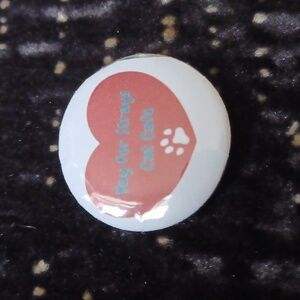 $4 Add-on Heart & Cat Café Button/Pin/Brooch